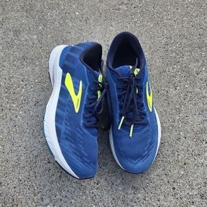 Brooks Ravenna 10 Sneaker  Men Size 8(41)